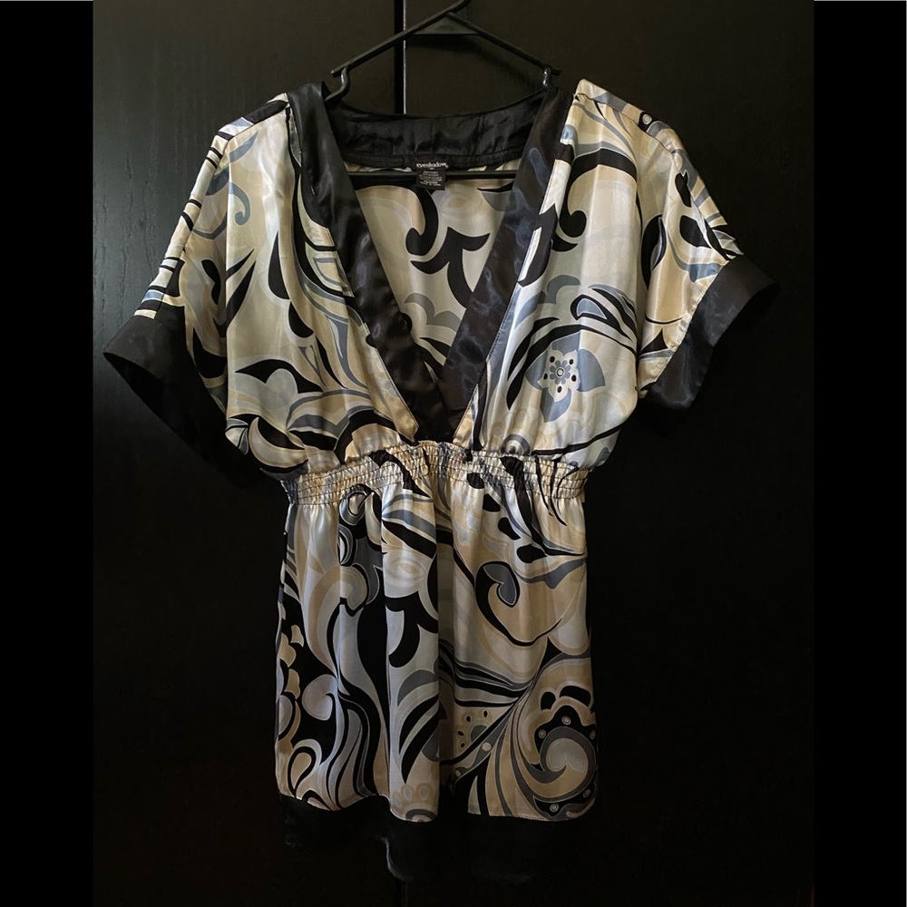 Eyeshadow brand tunic